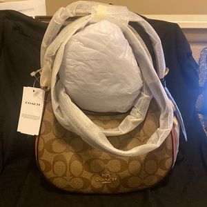 Coach Kleo Hobo in Signature Canvas Bag